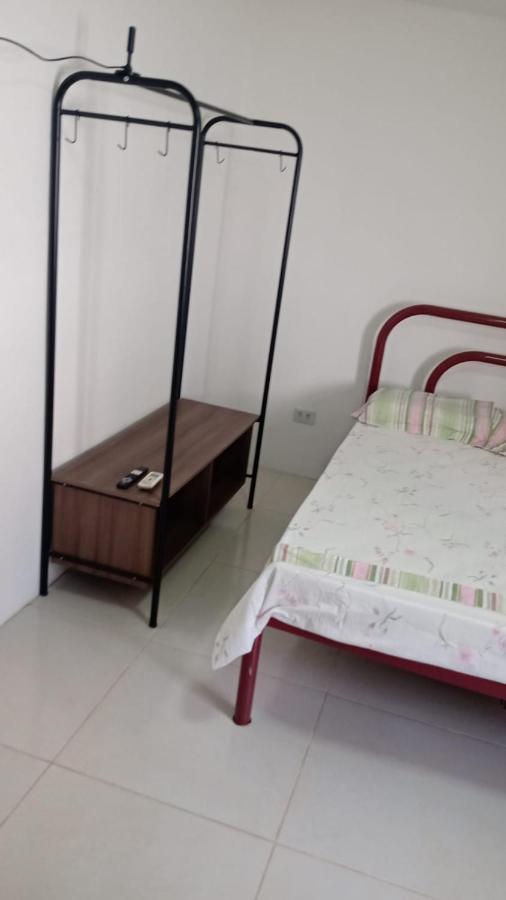 Kitnet Em Casa Caiada A 50 Mt Da 公寓 *